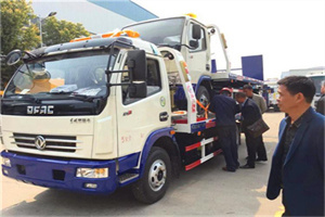 葫芦岛汽车道路救援拖车价格
